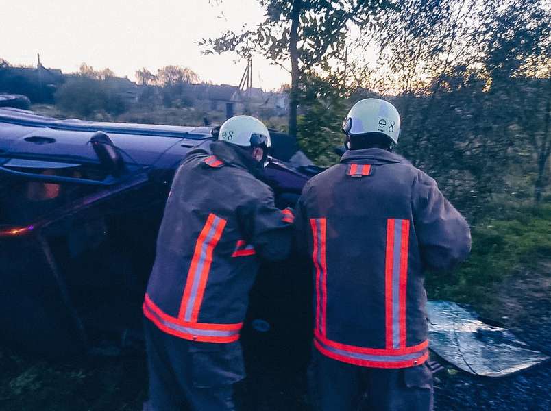 Один чоловік загинув: подробиці ДТП на Волині, в якій авто злетіло у кювет (фото)