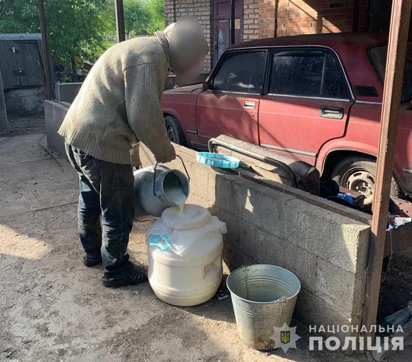 Жили в хліву і працювали за їжу: як покарали волинянку, яка утримувала людей у рабстві (фото)