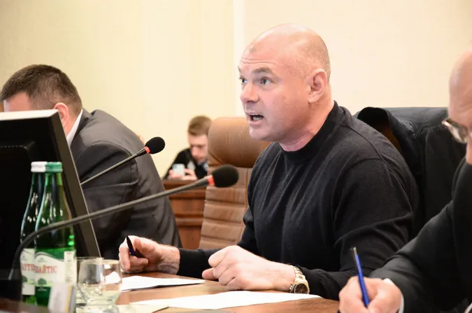 Палиця пригрозив Гунчику недовірою