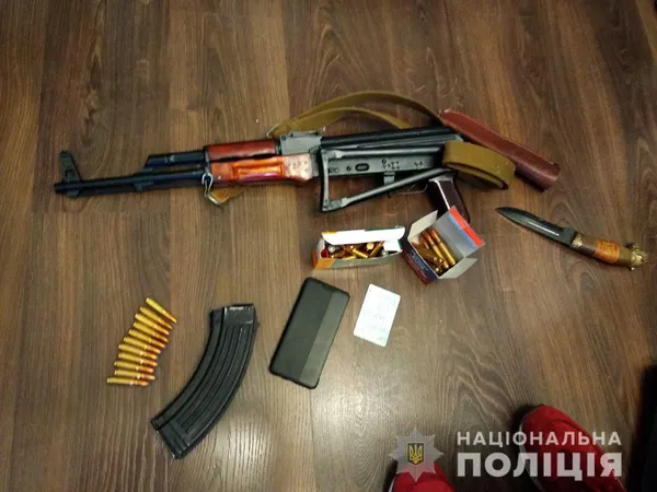 У Києві вилучили 400 тисяч доларів США «воровського общака»