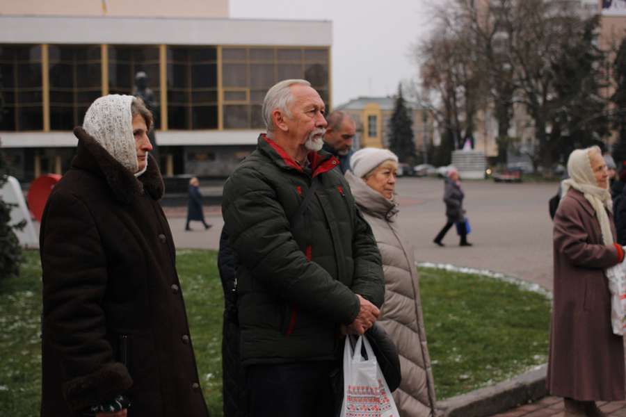 Щоразу менше людей: як у Луцьку згадували початок Революції Гідності (фото, відео)
