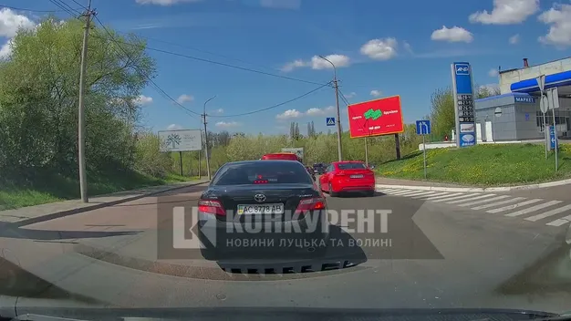 Поблизу Яровиці нема анонсованого в міській раді дорожнього знаку (фото, відео)