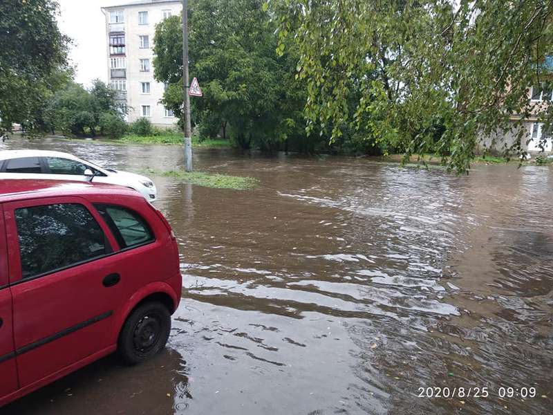 Після дощу Володимир-Волинський пішов під воду (фото, відео)