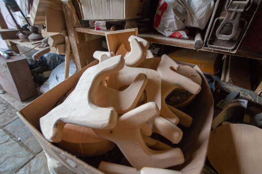Волинський умілець виготовляє унікальні дерев'яні іграшки (фото)