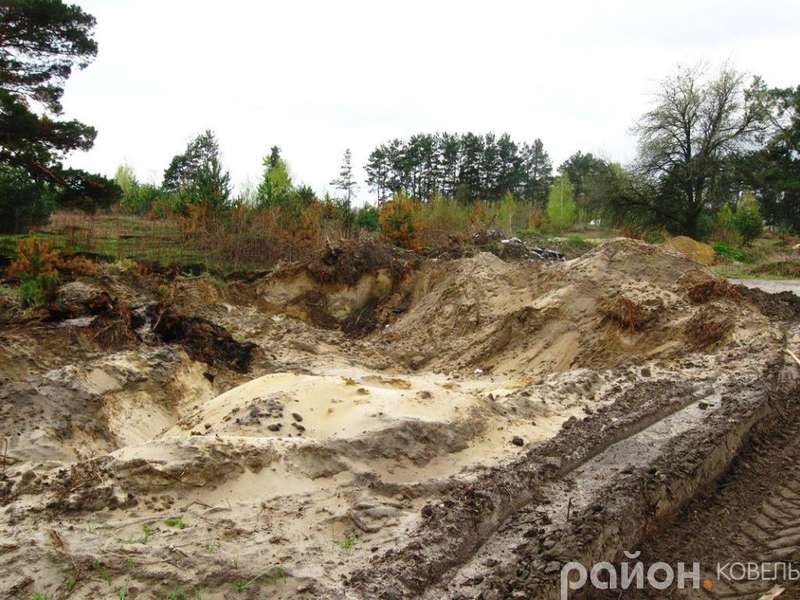 Біля Ковеля  незаконно копають пісок (фото)