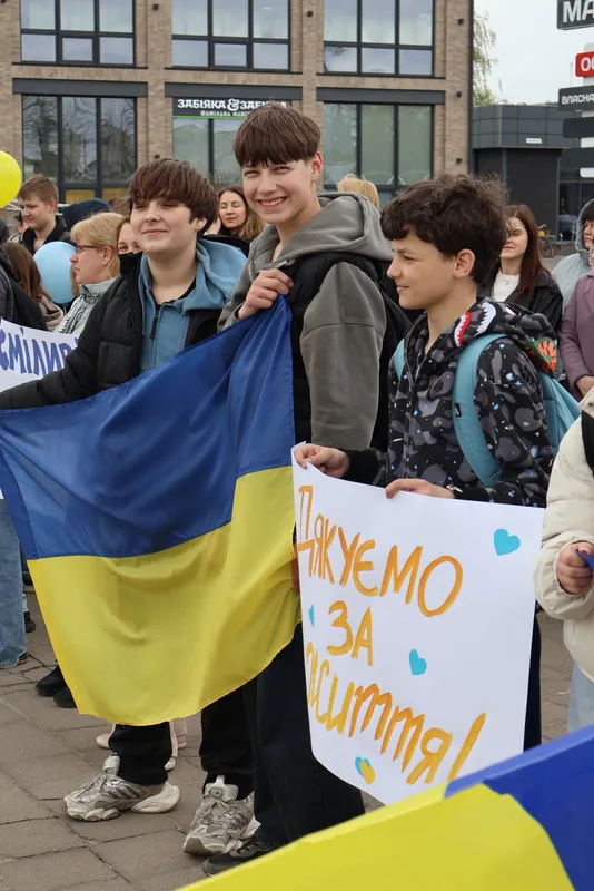 На Волині громада зустріла звільненого з полону Захисника Андрія Жолоба (фото)