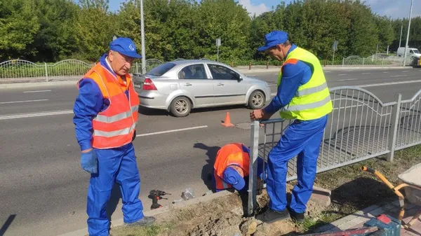 Обмежував оглядовість: у Луцьку перенесли паркан на Ківерцівській (відео)