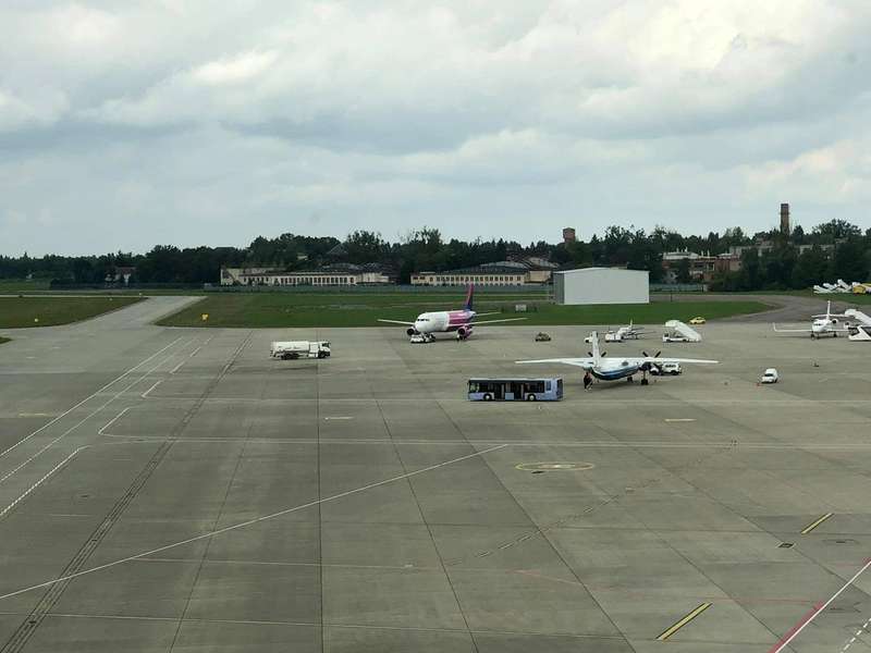 У Львові здійснив аварійну посадку літак авіакомпанії Wizz Air (фото)