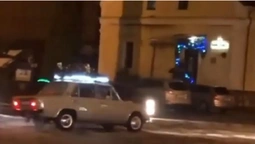 Вночі біля Луцького замку влаштували новорічний дрифт (відео)