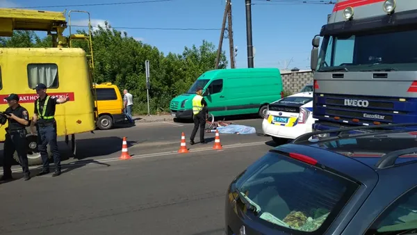 У Луцьку на Конякіна – аварія: загинув велосипедист (фото 18+)