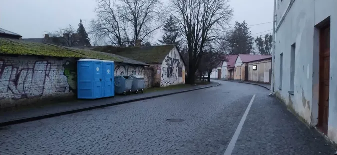 У Старому Луцьку встановили біотуалети (фото)