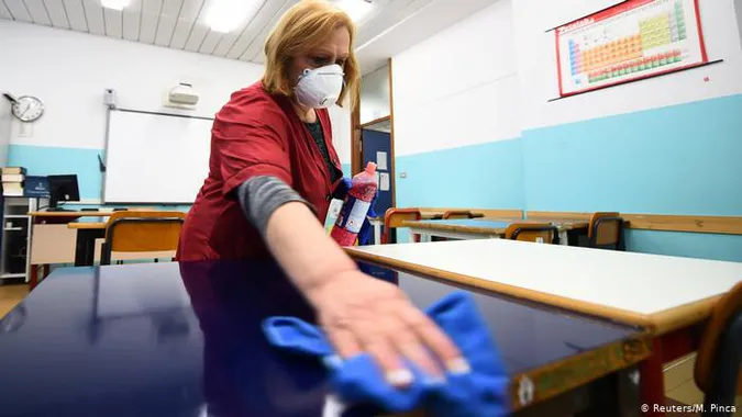 МОН і МОЗ рекомендують школам та вишам перейти на дистанційне навчання