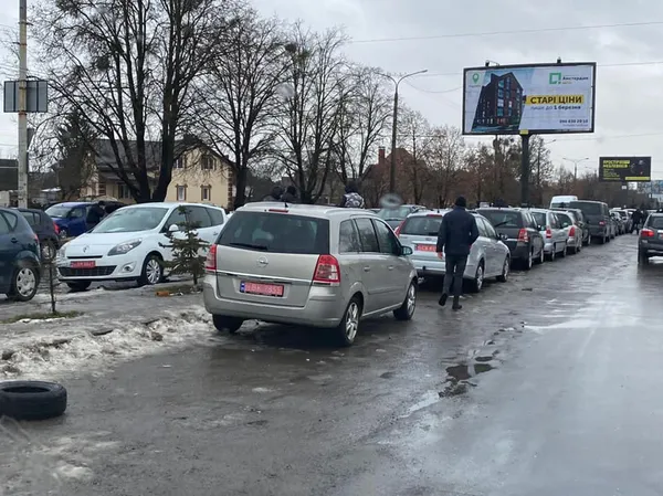 Двічі на тиждень: на луцькому авторинку «ганятимуть» паркохамів (фото)