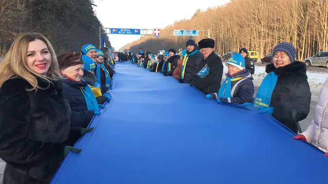 Волинь і Рівненщина поєдналися «живим» ланцюгом (фото)