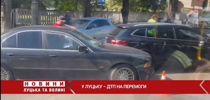 На Перемоги в Луцьку – аварія, вулицю скував затор (відео)