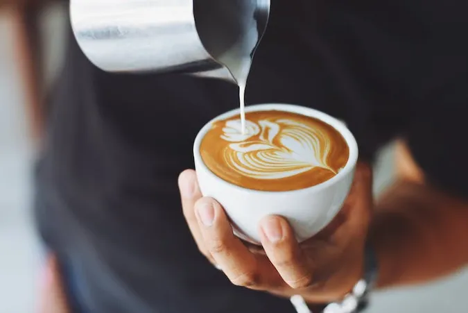 Що станеться з вашим тілом, якщо пити каву без кофеїну: п'ять цікавих змін