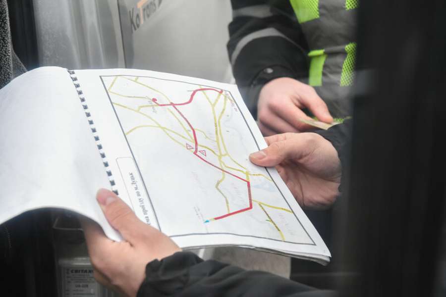 У Луцьку перевіряли, де зупиняється приміський і міський транспорт (фото)