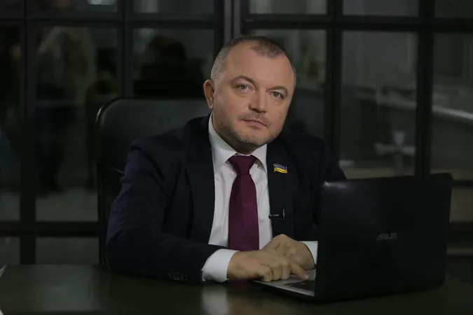 З вірою в мир та добро: Андрій Покровський вітає лучан із Новим роком та Різдвом