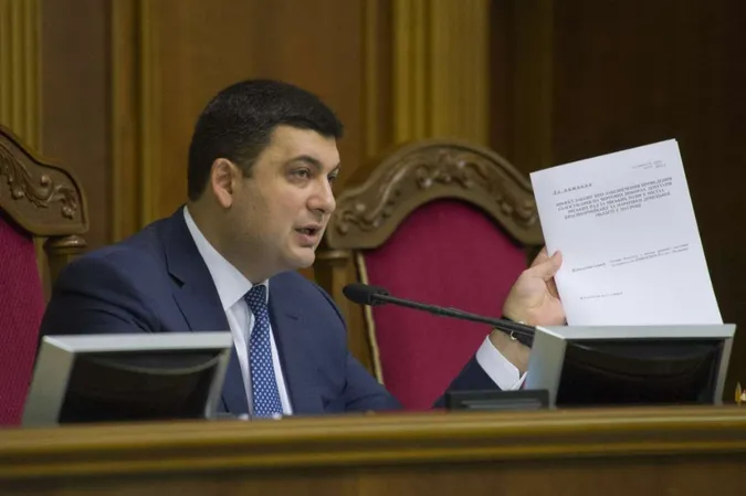 Гройсман підписав «безвізові закони» і передав їх Порошенку