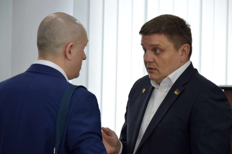 Депутат Сергій Була встиг потримати за горло як мінімум двох колег по депкорпусу