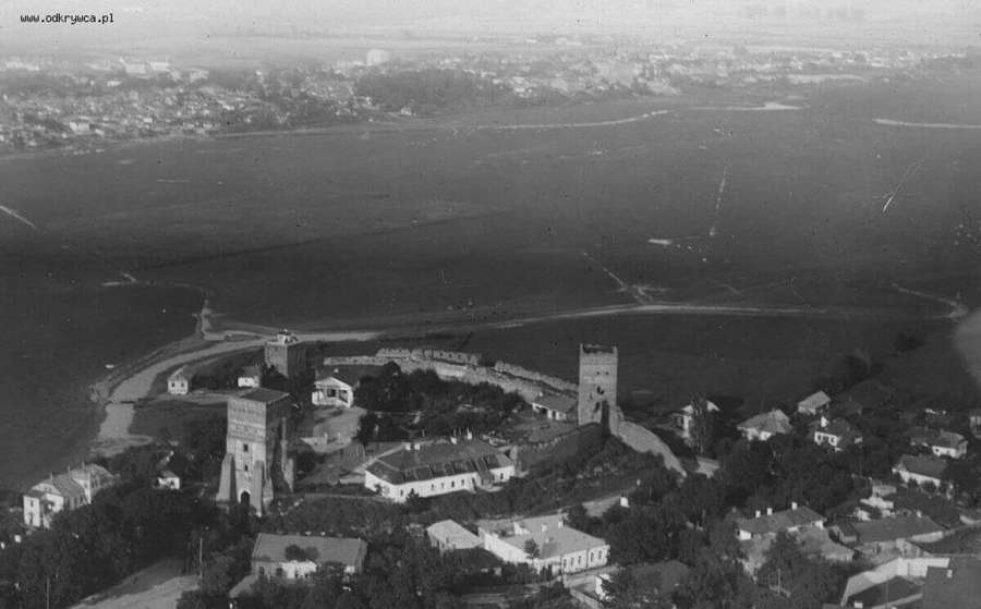 Як виглядав Луцький замок з висоти пташиного польоту сто років тому (фото)