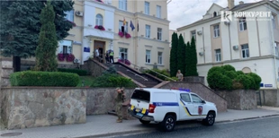 У Луцьку повідомили про замінування міської ради – усіх евакуювали (фото)