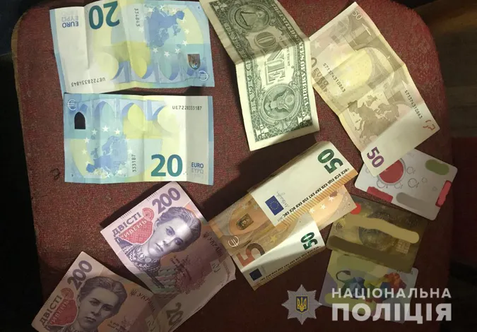 У Луцьку затримали серійного «домушника» (фото, відео)