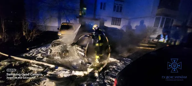 У Луцьку на Відродження горів автомобіль (відео)