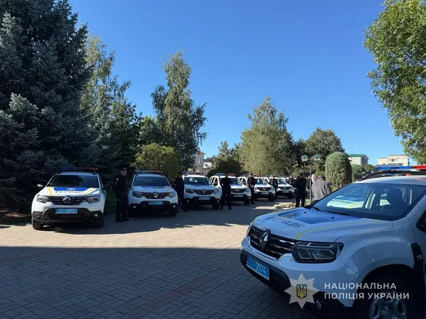 На Камінь-Каширщині розпочали службу ще 13 поліцейських офіцерів громад (фото, відео)