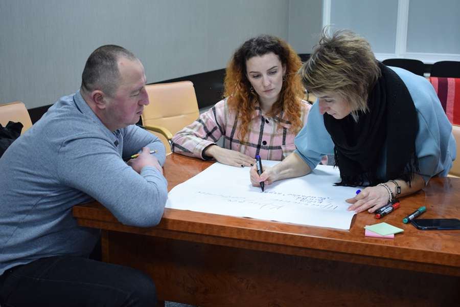 Волинські активісти та посадовці вчилися, що робити у випадку комунікаційної кризи (фото)