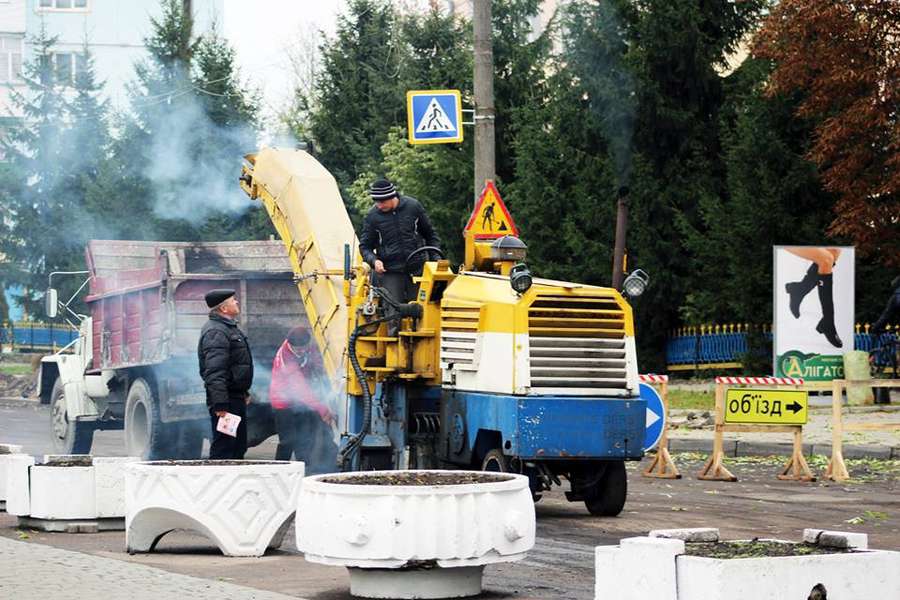 У Володимирі-Волинському не задоволені ремонтом дороги (фото)