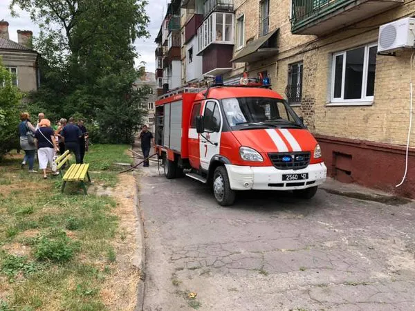 У Володимирі в підвалі горіло ліжко (фото)