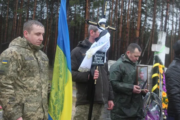 На Волині прощались з Героєм  Віктором Котиковичем (фото)
