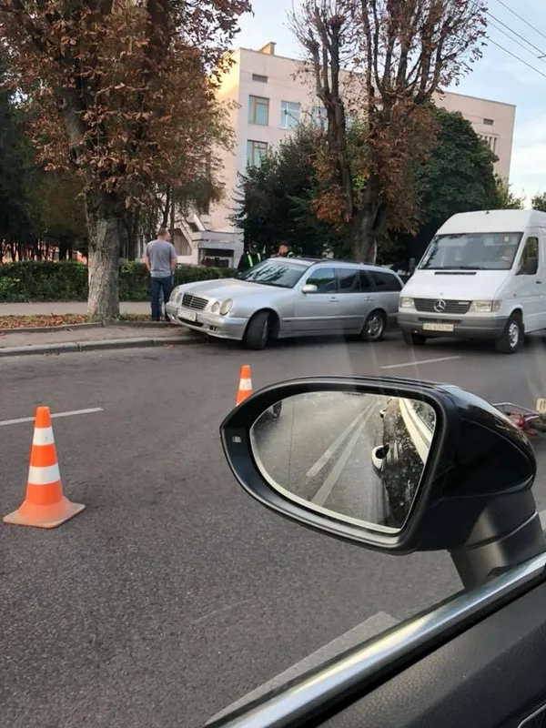 У Луцьку біля «Авангарду» збили велосипедиста (фото) 