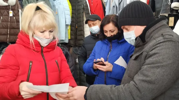 Без щеплень: у Луцьку на Завокзальному ринку не працюють дві сотні працівників (відео)