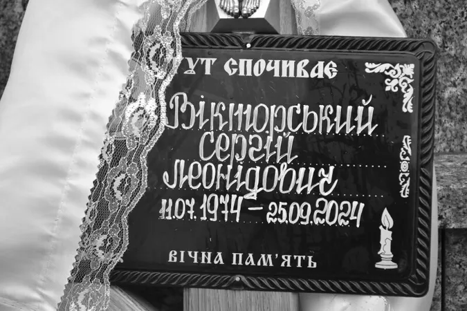 Небо плакало: у Луцьку попрощалися з двома Героями – Вадимом Басарабом та Сергієм Вікторським