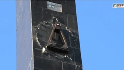 У Луцьку нарешті демонтували 300-кілограмову радянську зірку на меморіалі (відео)