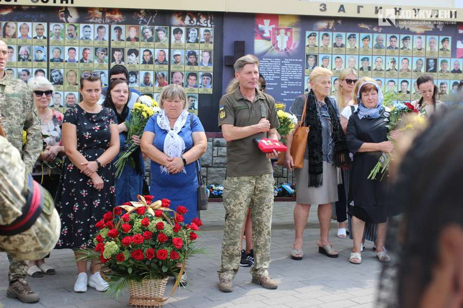 Луцьк попрощався з воїном Олександром Шевляковим, який загинув на Донеччині (фото, відео)