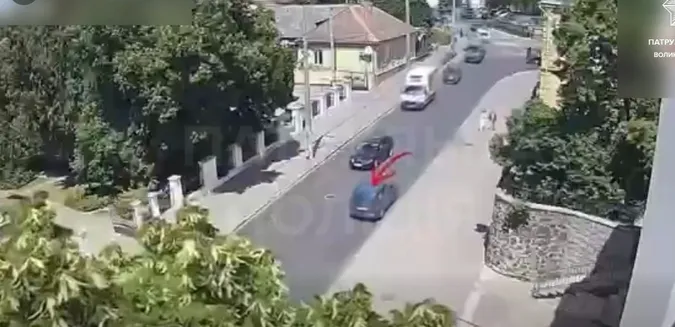 «Поїхав проти течії»: у Луцьку по відео з соцмереж патрульні розшукали водія-порушника (відео)