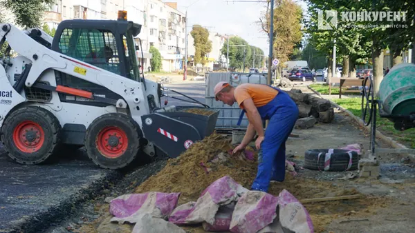 Упорядкують до 1 вересня: що коїться на проспекті Волі у Луцьку (фото)