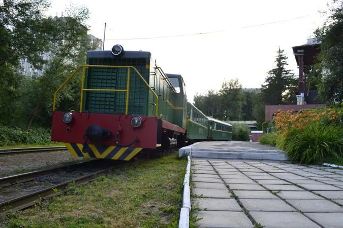 Коли та як працює Луцька дитяча залізниця