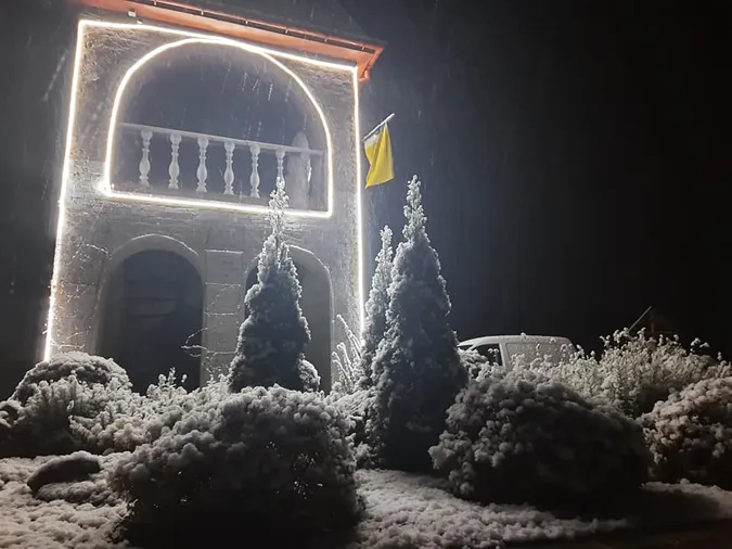 Показали фото з першим снігом у Жидичинській лаврі