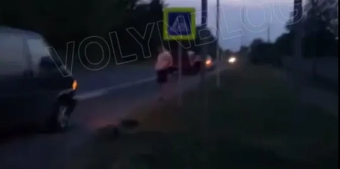 У селі під Луцьком «не розминулись» три автівки (відео)