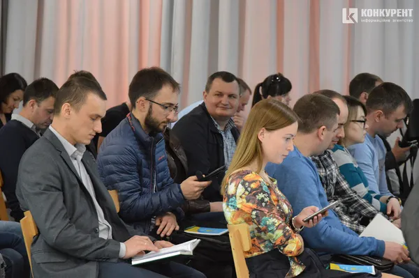 Бізнес-інкубатор у Луцьку: про драконів інтернет-маркетингу та часи змін (фото)*