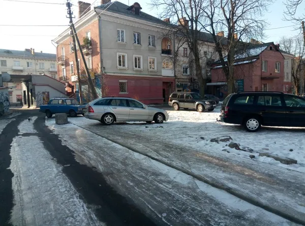 У Луцьку на Волі хочуть огорожі та муніципалів