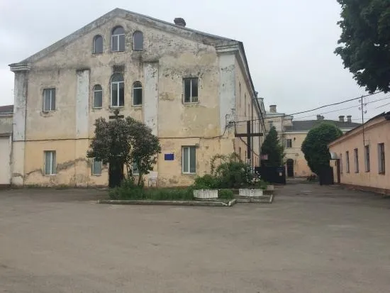 Лучани зібрали підписи проти хостелу на місці колишньої в'язниці