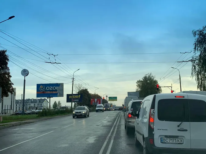 На Рівненській у Луцьку затор (фотофакт)