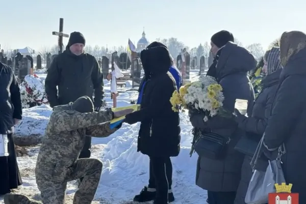 Життя забрав ворожий FPV-дрон: на Волині попрощалися з воїном Володимиром Кухаруком