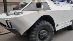 Власник бронеавтомобіля у Миколаєві передав його на захист міста (фото)
