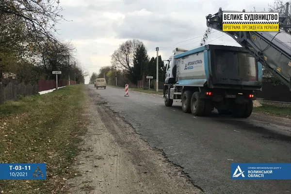 На ділянці Війниця – Локачі ремонтують дорогу: рух – в реверсному режимі (фото)